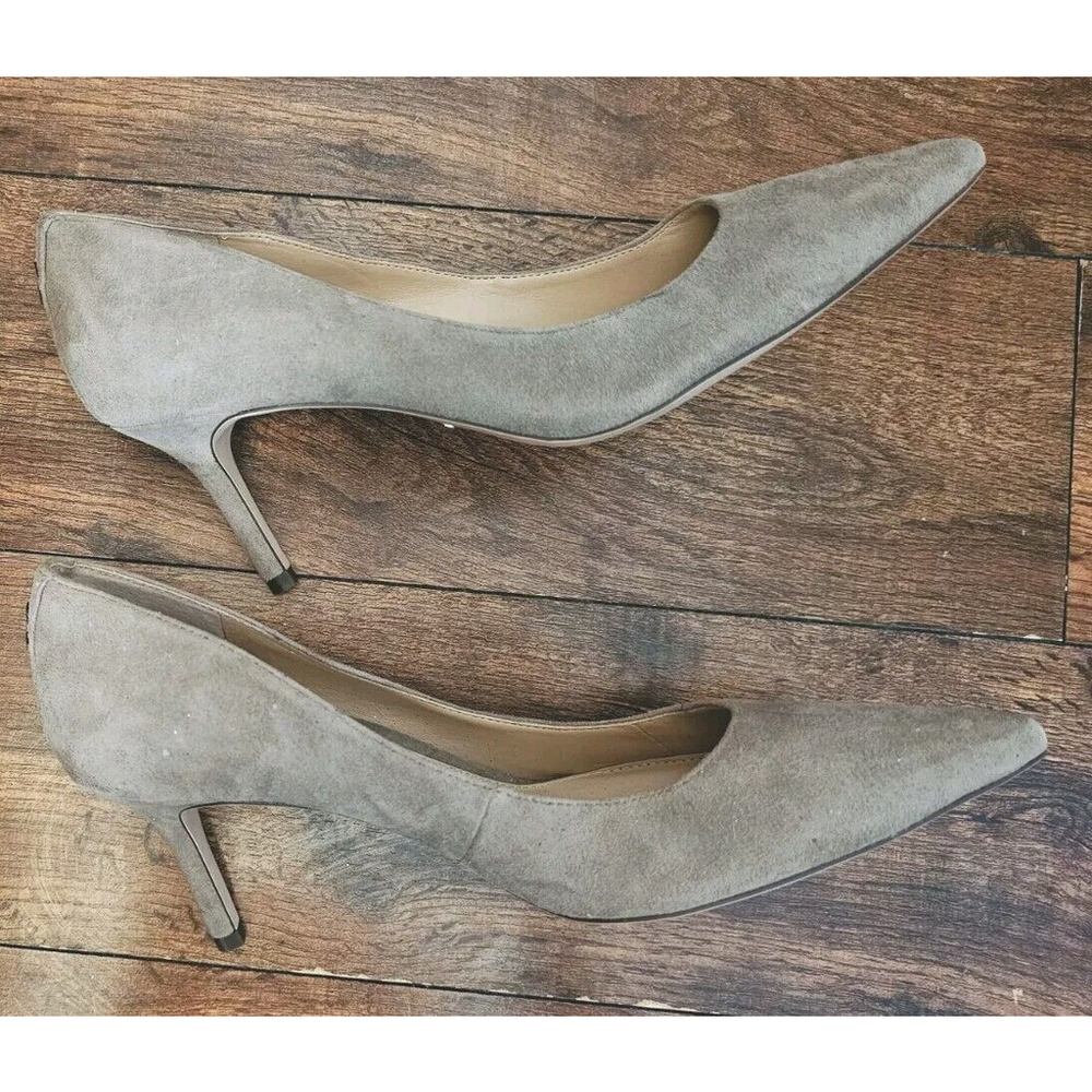 LAUREN RALPH LAUREN LANETTE TAUPE PUMPS SIZE 7 NEW W/ Tiny Silver Logo EMBLEM
